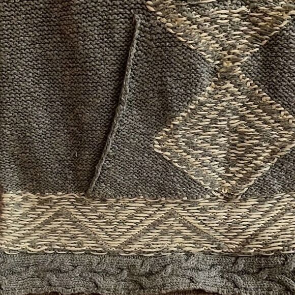 Free People gray knit hooded boho tunic w white details and cableknit trim. XS - Picture 3 of 10